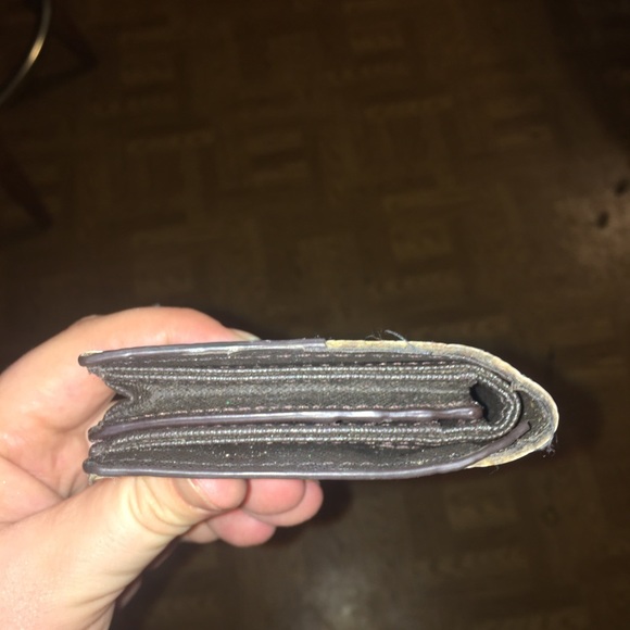 Real mk wallet MAKE OFFER CLOSET CLEAR OUT MUST GO - Picture 6 of 8